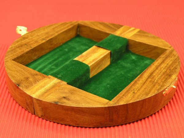Half Moon Magnetic 9 Inch Dia. Chess Set - Image 6
