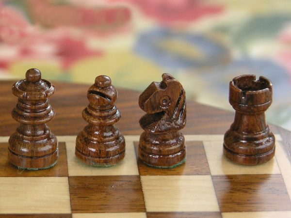 Round Magnetic 6 Diameter with internal removable drawer Chess Set - Image 10