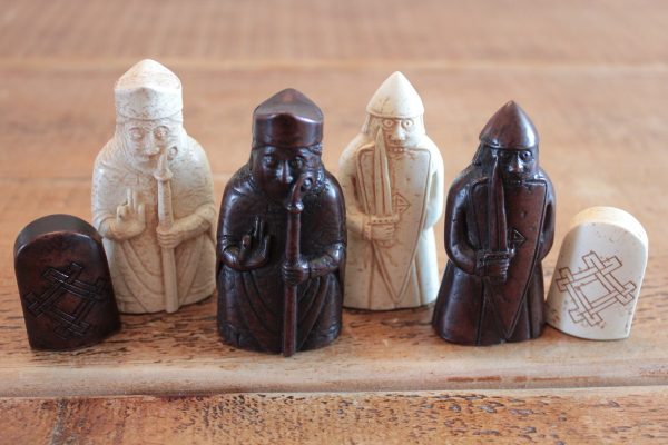 National Museum of Scotland Isle of Lewis Chess Pieces in Beautiful Presentation Case - Image 3