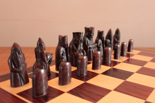 National Museum of Scotland Isle of Lewis Chess Pieces in Beautiful Presentation Case - Image 4