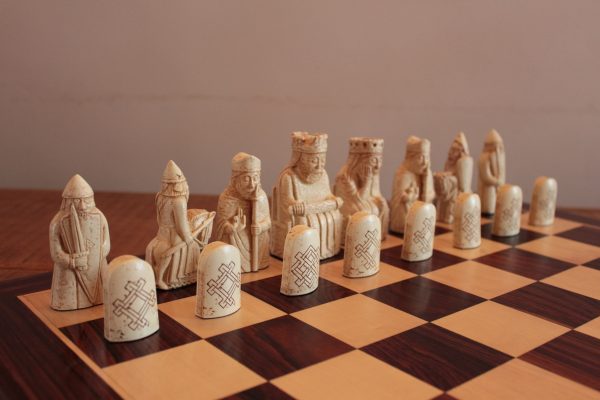 National Museum of Scotland Isle of Lewis Chess Pieces in Beautiful Presentation Case - Image 5