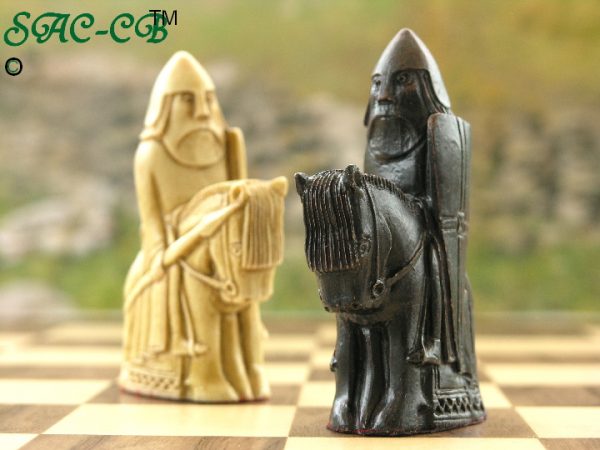 National Museum of Scotland Isle of Lewis Chess Pieces in Beautiful Presentation Case - Image 15