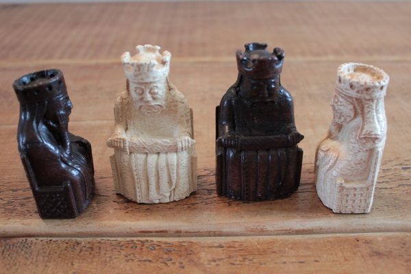 National Museum of Scotland Isle of Lewis Chess Pieces in Beautiful Presentation Case - Image 9