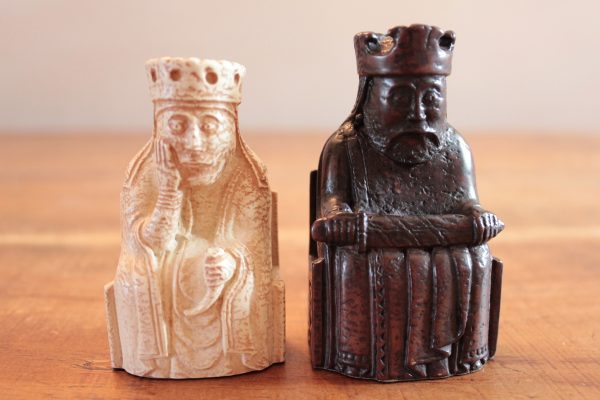 National Museum of Scotland Isle of Lewis Chess Pieces in Beautiful Presentation Case - Image 10
