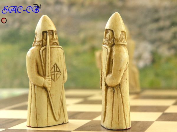 National Museum of Scotland Isle of Lewis Chess Pieces in Beautiful Presentation Case - Image 20