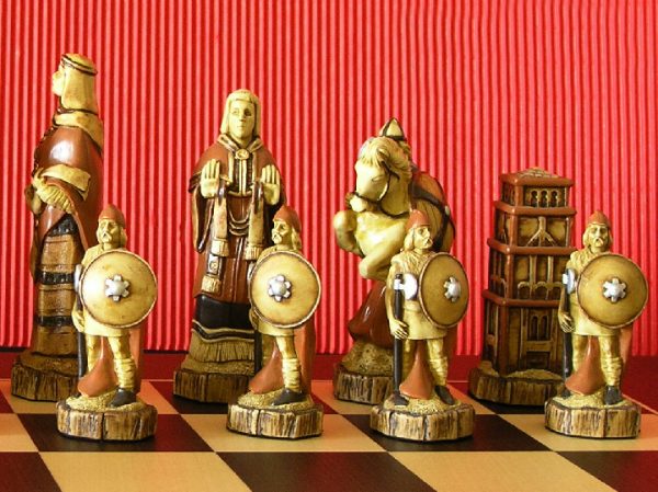 Battle of Hastings Hand Painted Chess Set - Image 5