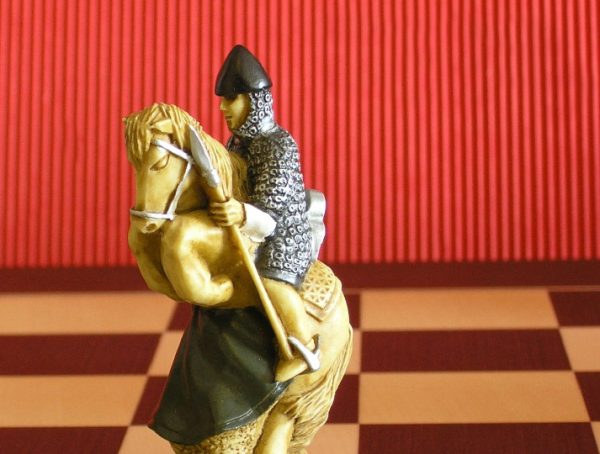Battle of Hastings Hand Painted Chess Set - Image 6