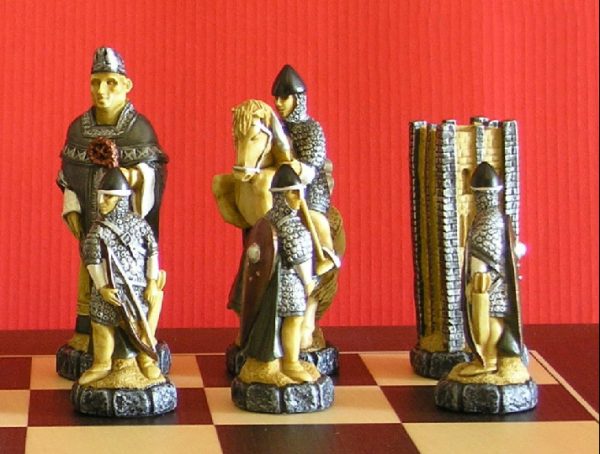 Battle of Hastings Hand Painted Chess Set - Image 9