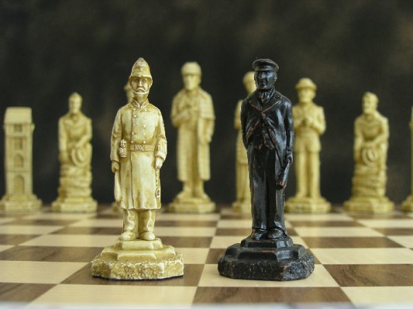 Sherlock Holmes Chess Pieces - Image 4