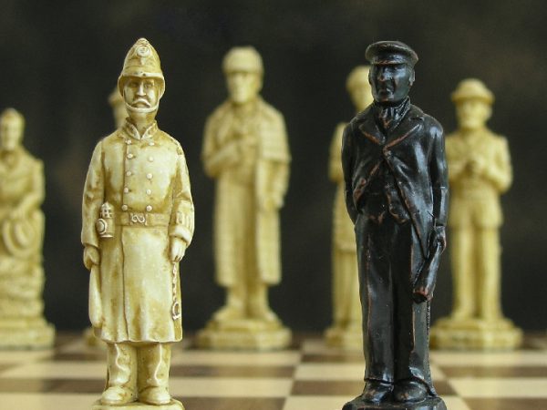 Sherlock Holmes Chess Pieces - Image 5