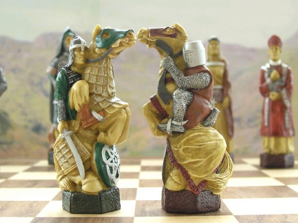The Crusades Hand Decorated Chess Set - Image 3