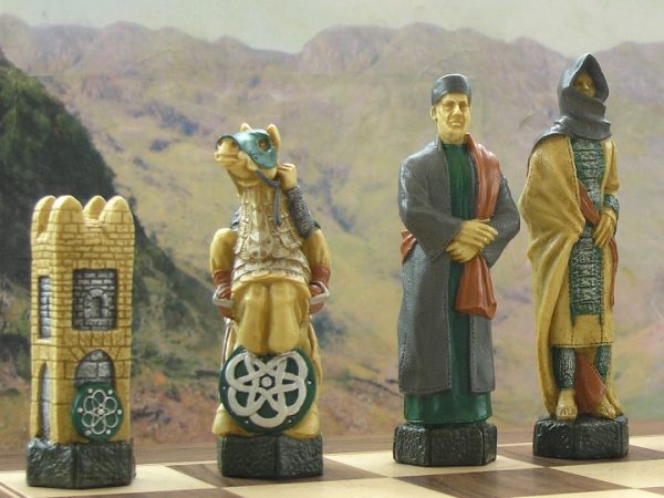 The Crusades Hand Decorated Chess Set - Image 4