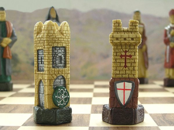 The Crusades Hand Decorated Chess Set - Image 11
