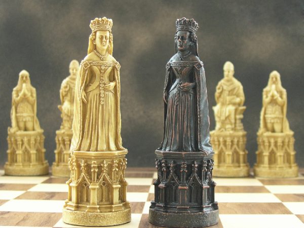 Canterbury Cathedral Chess Pieces - Image 3