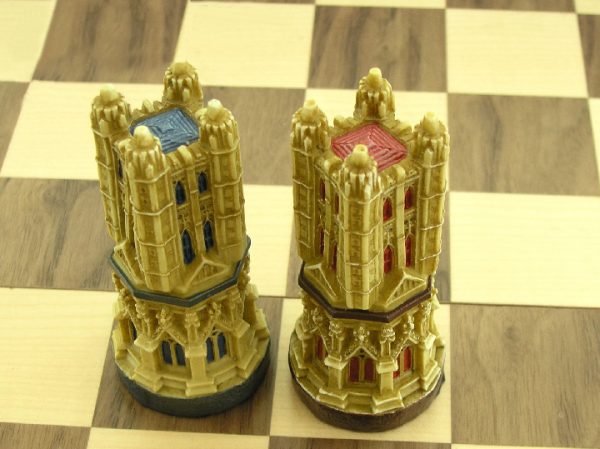 Hand Painted Canterbury Cathedral Chess Pieces - Image 4