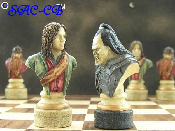 Berkeley Chess Ltd - Lord of the Rings Hand Painted Chess Set - Image 10