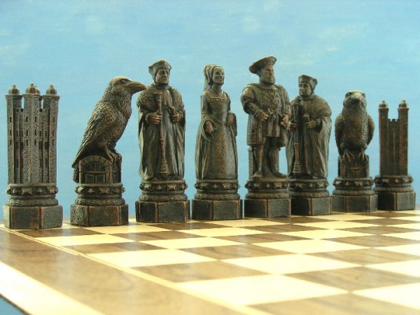 White Tower Chess Set - Image 3