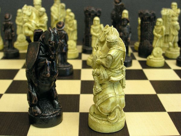 Battle of Bannockburn Chess Set - Image 9