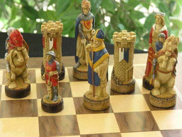 Battle of Bannockburn Hand Decorated Chess Set - Image 4