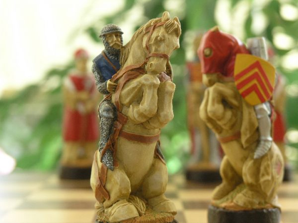 Battle of Bannockburn Hand Decorated Chess Set - Image 7