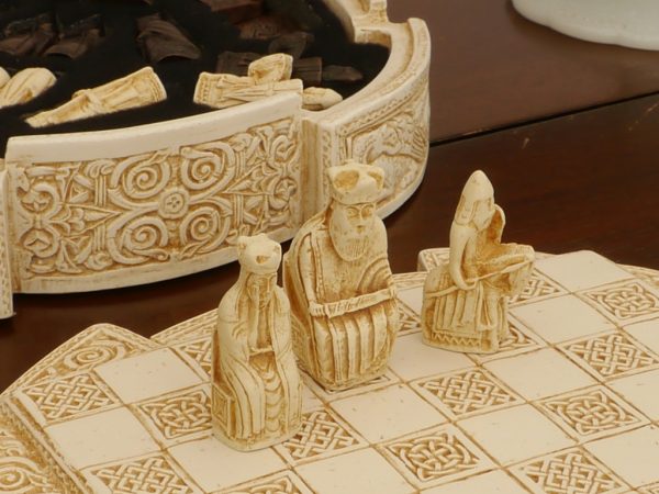 Small Isle of Lewis Chess Set incl Board and Case - Light