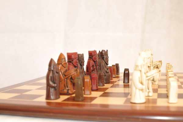 Isle of Lewis Chess 'Autumn' - Image 4