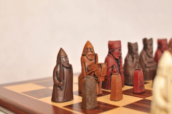 Isle of Lewis Chess 'Autumn' - Image 5