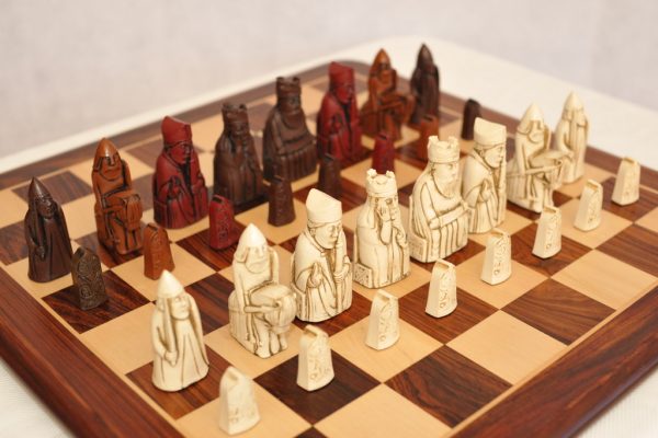 Isle of Lewis Chess 'Autumn' - Image 7