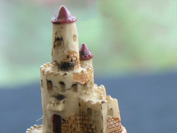 Hand Painted Camelot including Board - Image 4