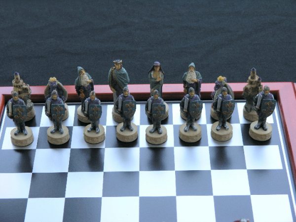 Hand Painted Camelot including Board - Image 10