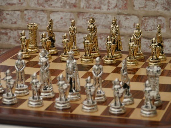 Mary Stuart - Mary Queen of Scots - Brass Chess Set - Image 3