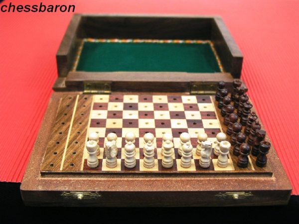 Detailed Pegged 7 x 5 inch Chess Set - Image 8
