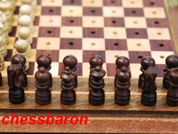 Detailed Pegged 7 x 5 inch Chess Set - Image 9