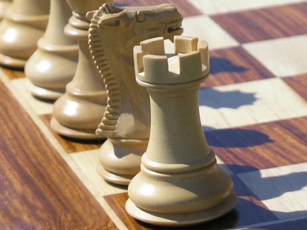 Margaret Anne Ebony Staunton 3.5 inch King Chess Set - Image 8