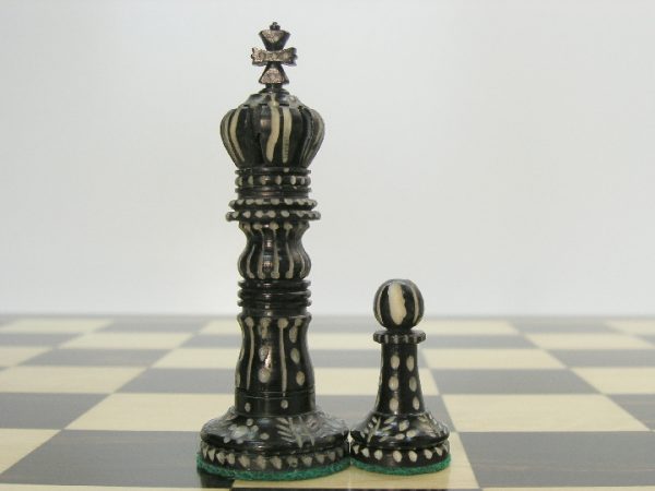 King Cross Staunton in Bone Chess Set - Image 11