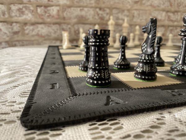King Cross Staunton in Bone Chess Set - Image 5