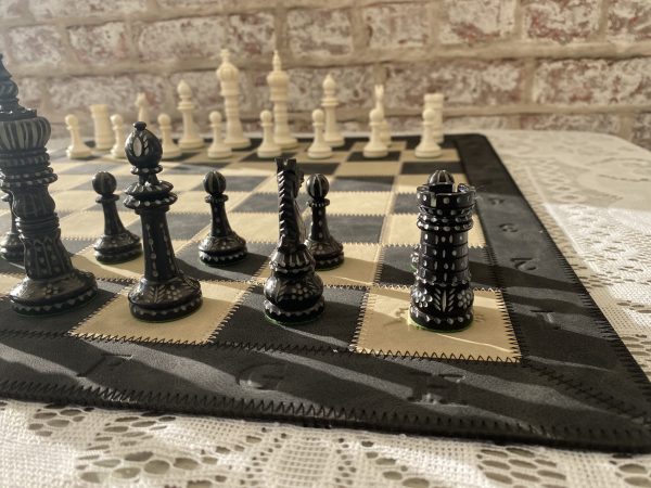 King Cross Staunton in Bone Chess Set - Image 8