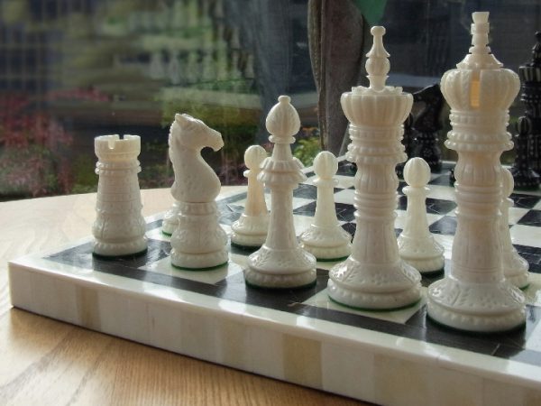 King Cross Staunton in Bone Chess Set - Image 14