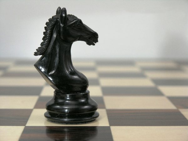 The Bronte in Ebony Wood Staunton Chess Set - Image 2
