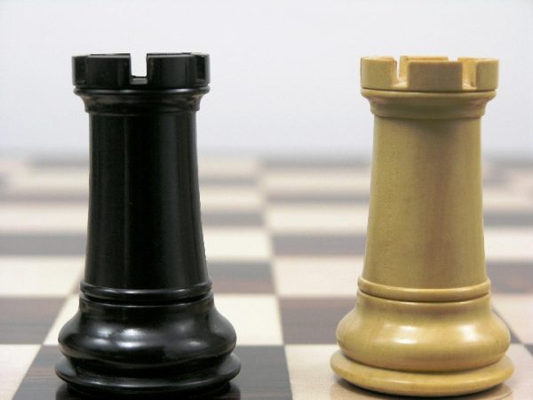 The Bronte in Ebony Wood Staunton Chess Set - Image 4