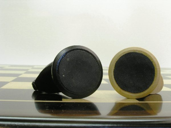 The Bronte in Ebony Wood Staunton Chess Set - Image 6