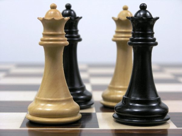 The Bronte in Ebony Wood Staunton Chess Set - Image 8