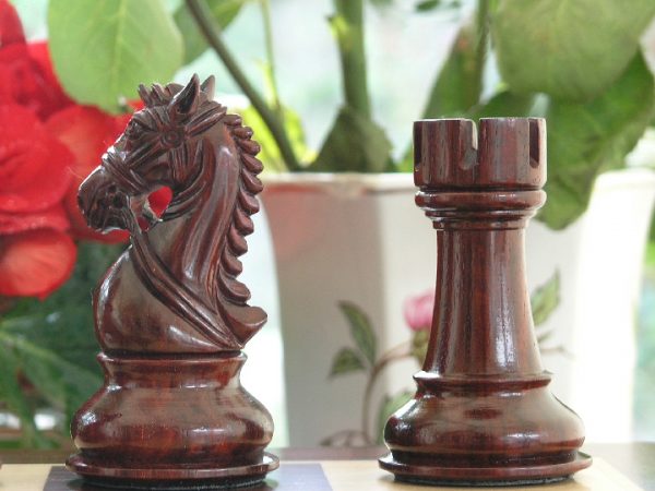 The Zephaniah Staunton Triple Weight in Bud Rosewood Chess Set - Image 2
