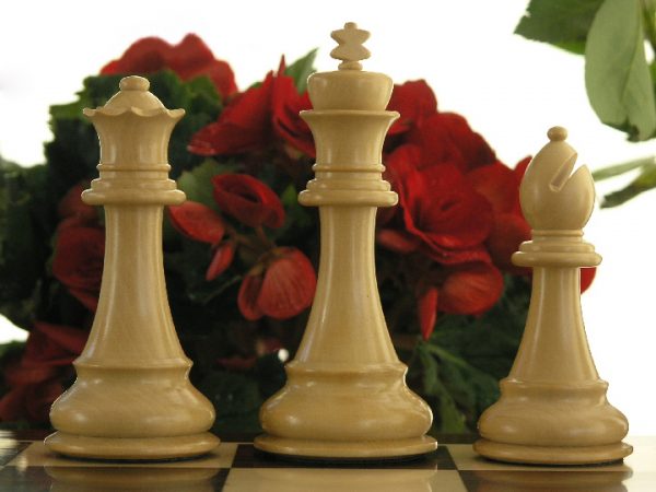 The Zephaniah Staunton Triple Weight in Bud Rosewood Chess Set - Image 10