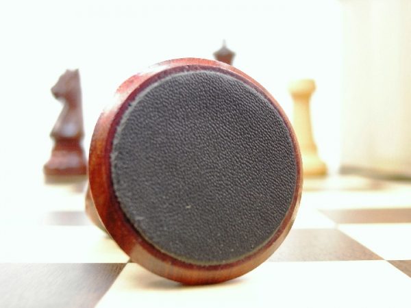 Majestic Staunton Triple Weighted in Bud Rosewood Chess Set - Image 6