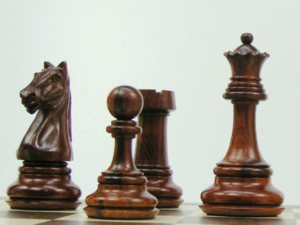 Majestic Staunton Triple Weighted in Bud Rosewood Chess Set - Image 9