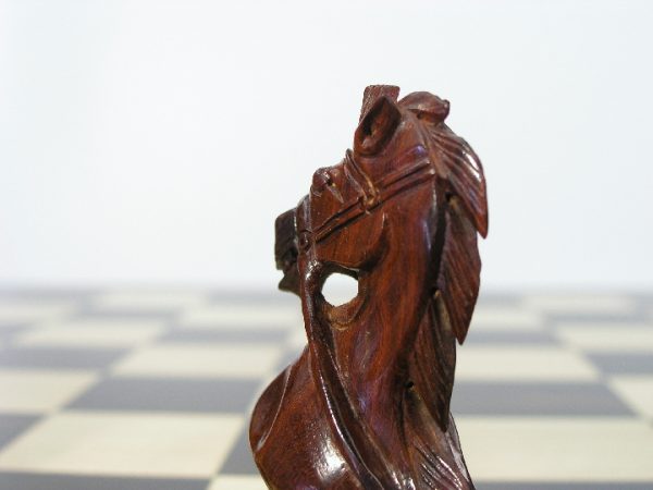 Royal Shock Staunton - Bud Rosewood Chess Set - Image 5