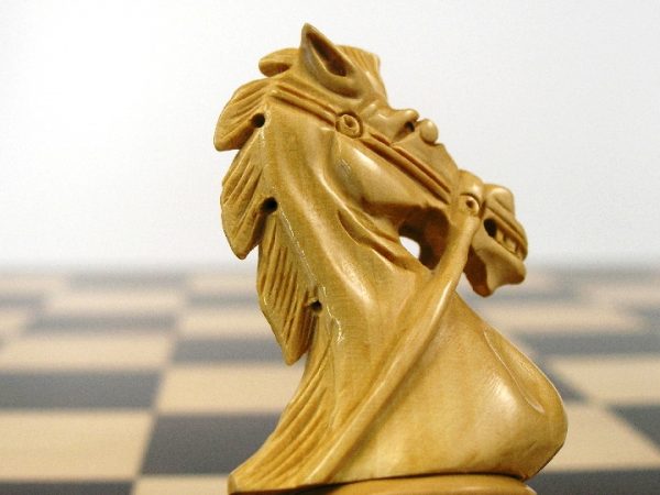 Royal Shock Staunton - Bud Rosewood Chess Set - Image 9