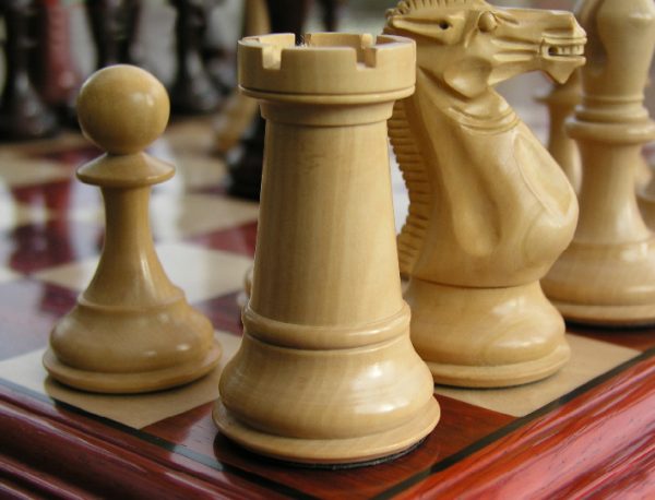King Edward Bud Rosewood Triple Weight Felted Chess Pieces - Image 5