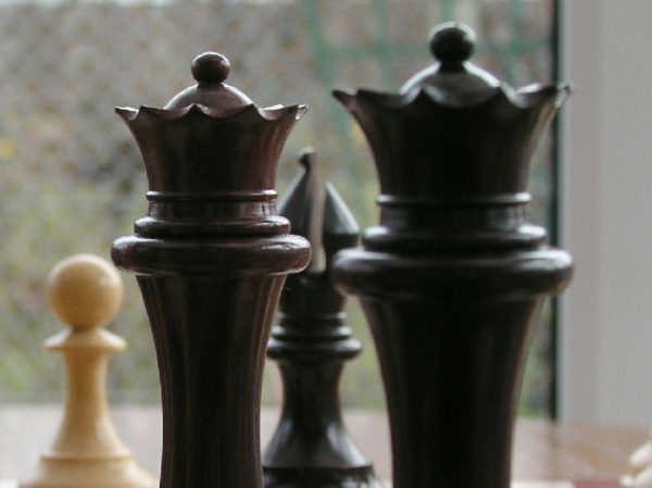 King Edward Bud Rosewood Triple Weight Felted Chess Pieces - Image 11